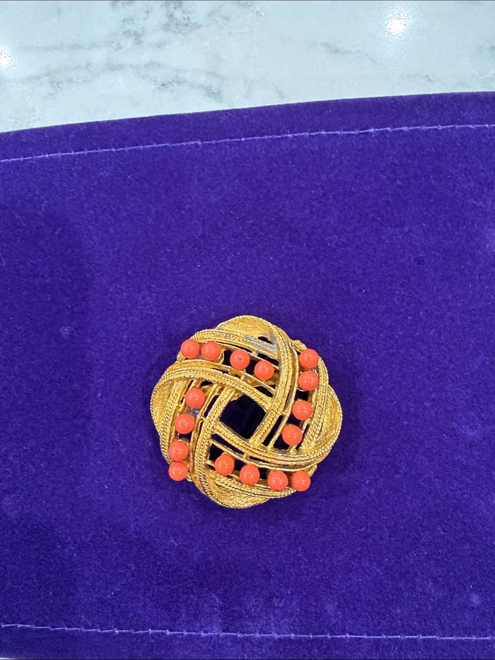 Source Unknown Gold-Tone Woven Circle Brooch with Coral Beads